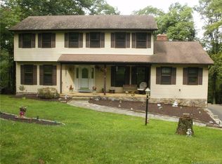 8 Windward Dr, New Fairfield, CT 06812