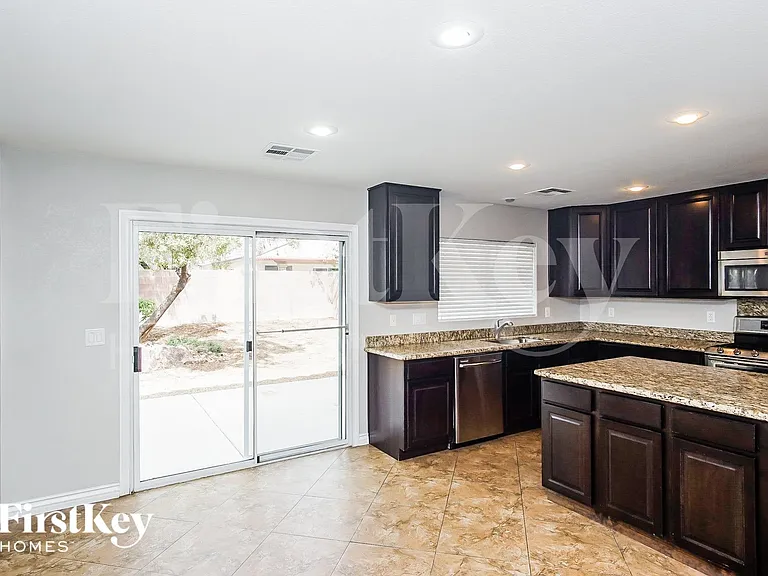 4904 Naff Ridge Dr — Photo 4