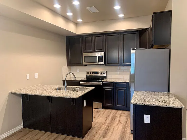 1687 Grand Ave #2 — Photo 9