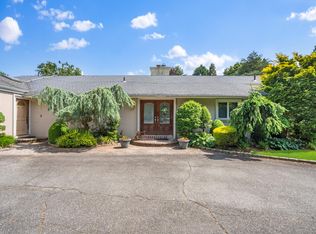 462 Cold Spring Rd, Syosset, NY 11791