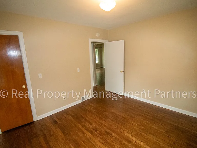 772 Hubbard St NE — Photo 19