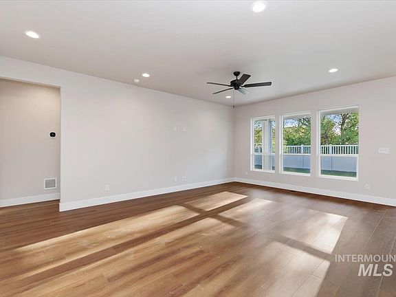 4th image of 4301 Tropic Way