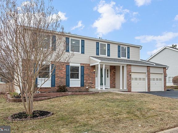 3rd image of 1309 Swingingdale Dr