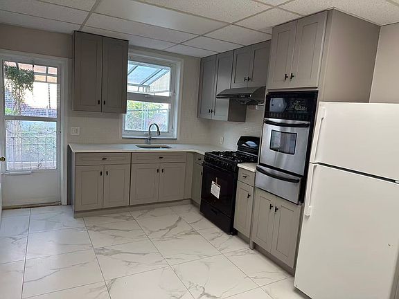 3rd image of 1507 Bath Ave Floor 1