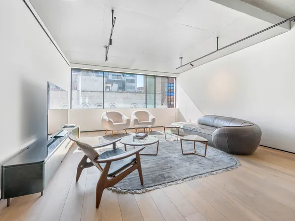 455 West 19th Street image 1 of 14