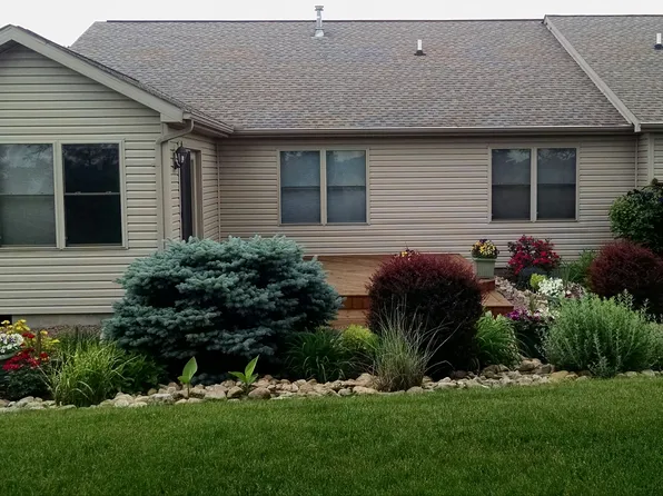 251 Brookview Ct, Lima, OH 45801