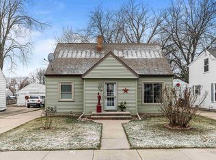 744 State St, Menasha, WI 54952