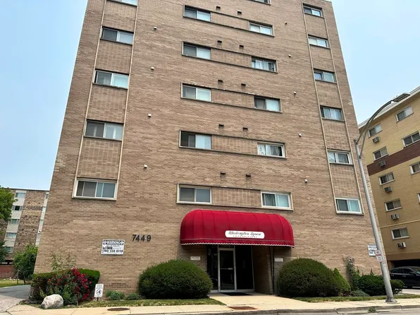 7449 Washington St APT 403, Forest Park, IL 60130