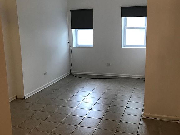 5th image of 2643 W Ainslie St