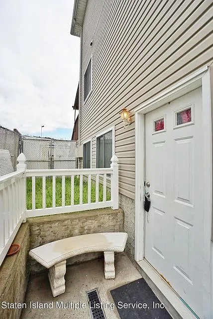 Studio, $1,000 — Photo 2