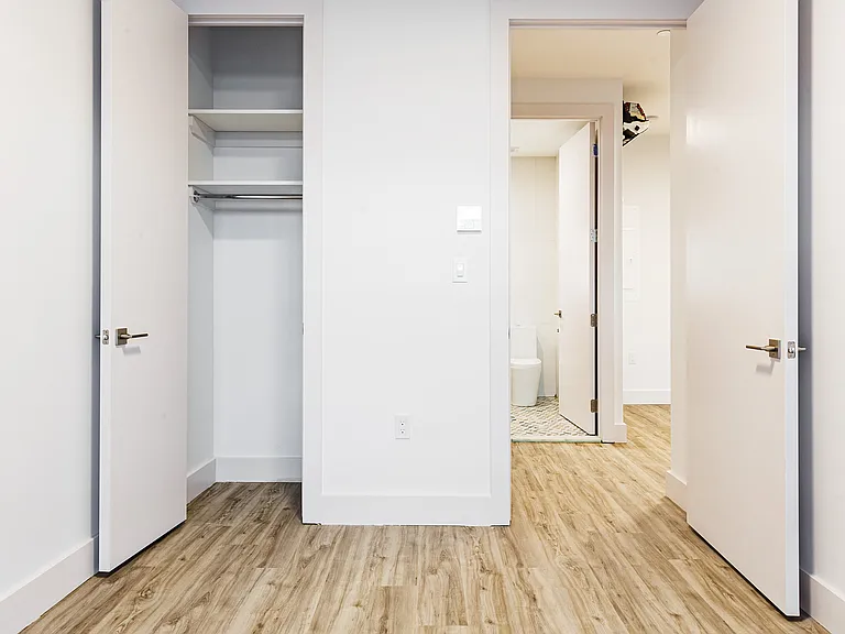 584 4th Ave #201 — Photo 8