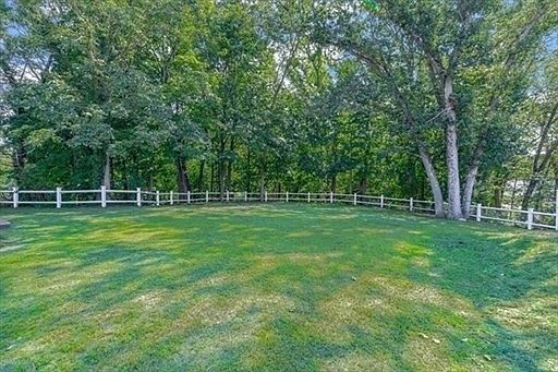 3rd image of 48 Taylor St