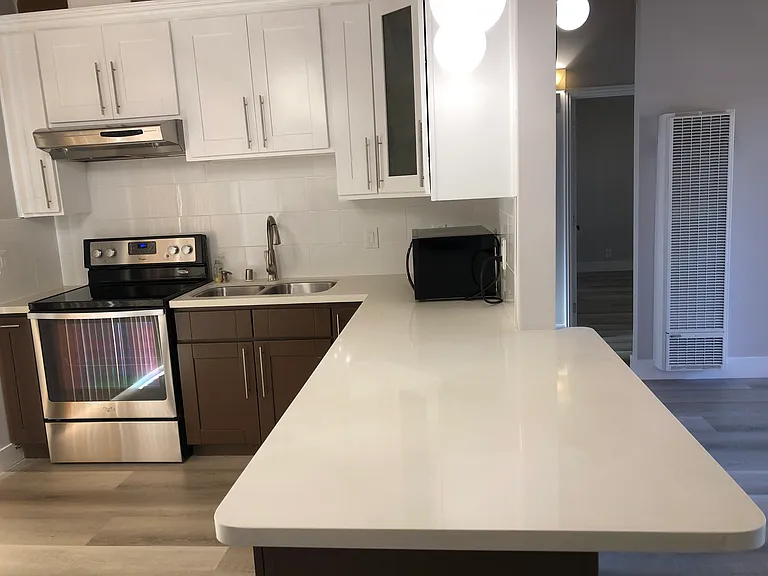 2048 Oberlin St — Photo 6