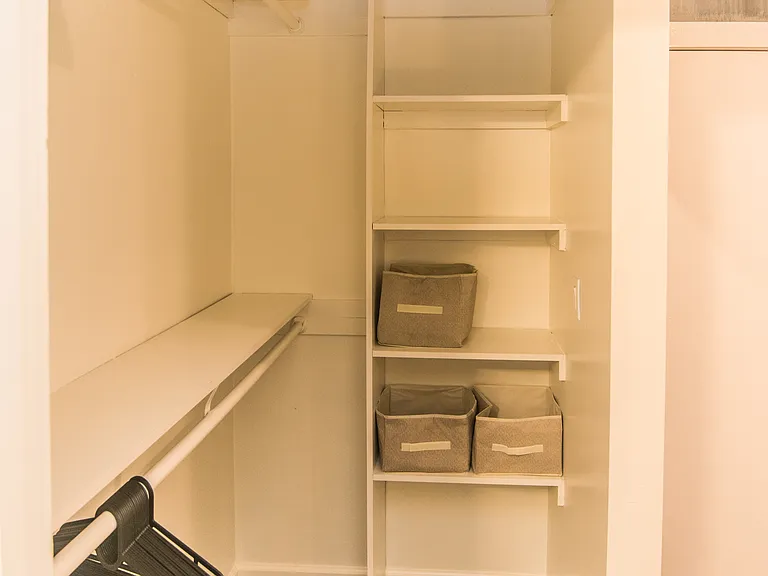 1025 W 25th St #13 — Photo 2