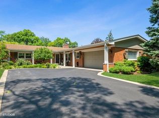 1300 Granville Ave, Park Ridge, IL 60068