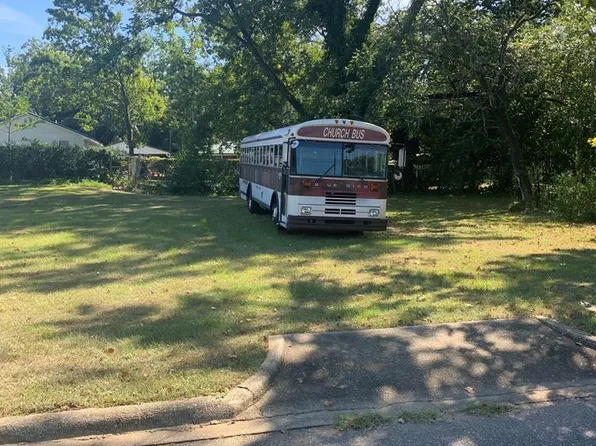 308 Doris Ln, Dothan, AL 36303