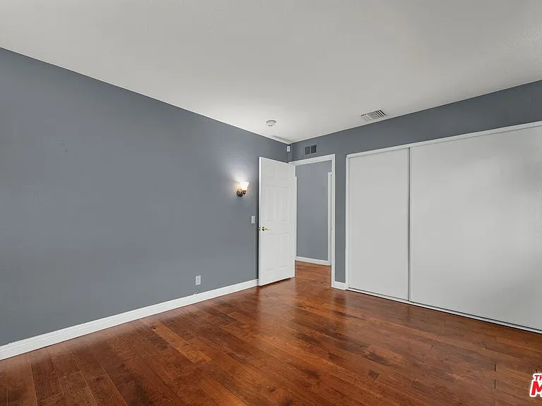 7513 W 83rd St — Photo 28