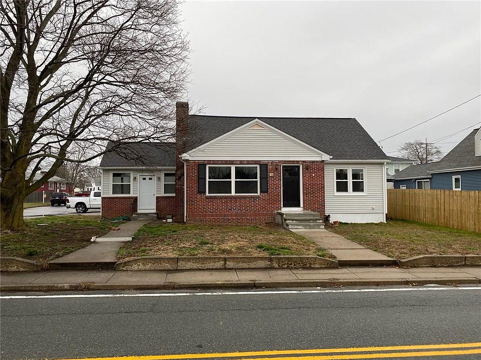 1st image of 15 Borden Ave