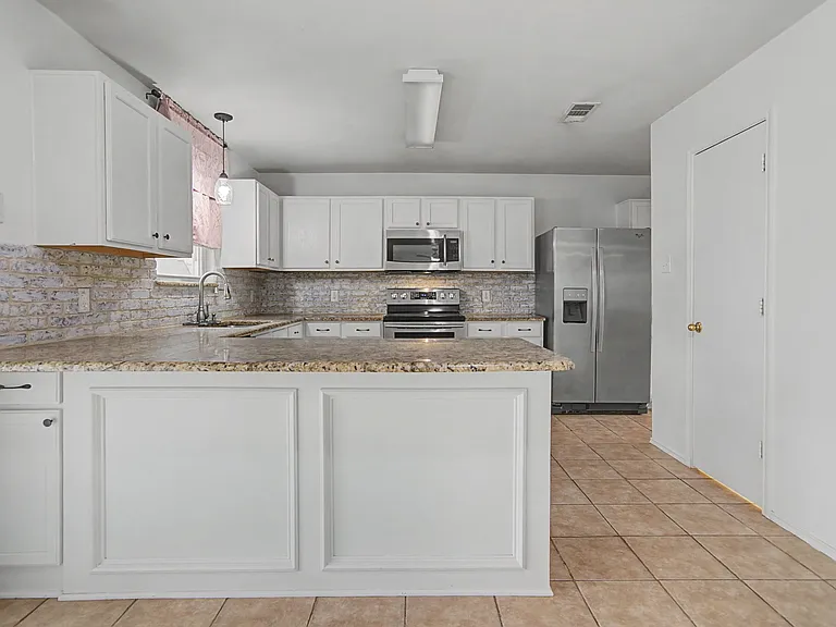 5016 Meridian Ln — Photo 11