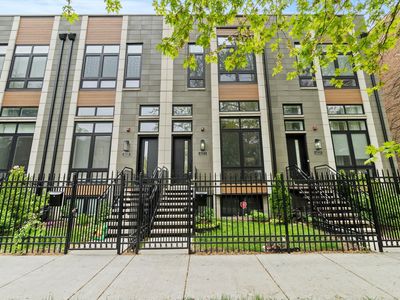 6223 S Ellis Ave, Glenview, IL, 60637