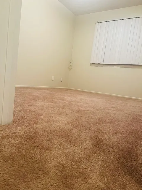 3 bed, 1300 sqft, $1,200 — Photo 3