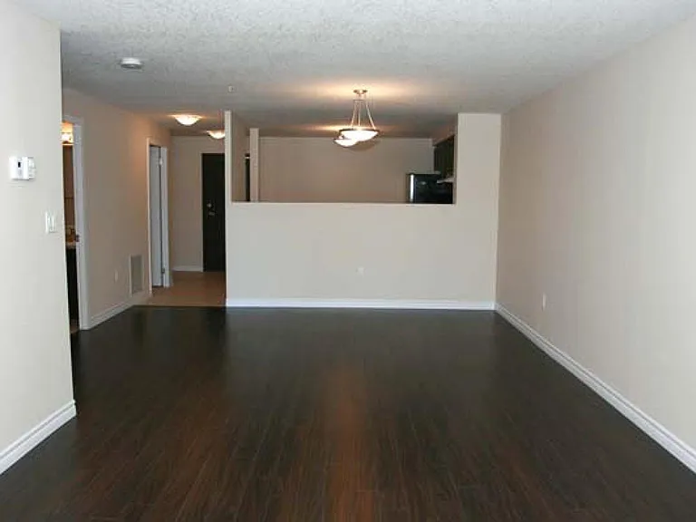 1505 Ottawa St N — Photo 15