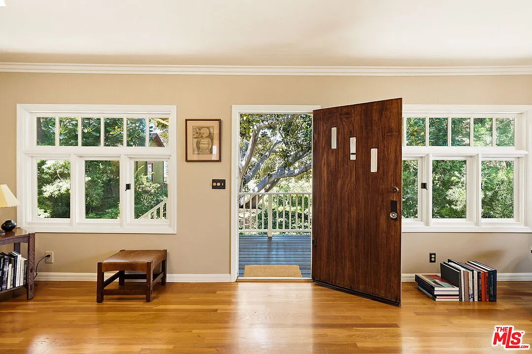 2 bed, 1.0 bath, 883 sqft, $5,600 — Photo 3