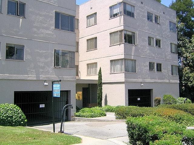 1st image of 229 Macarthur Blvd APT 1F