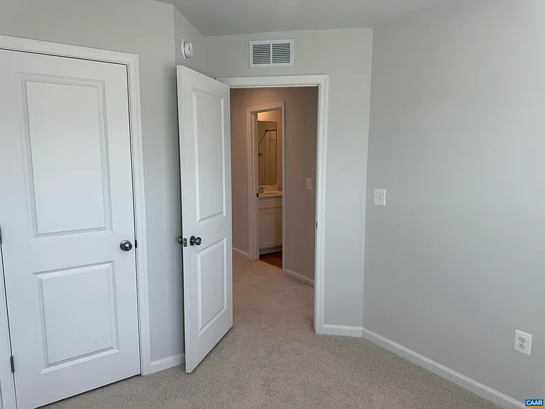 37 Laurin St — Photo 16
