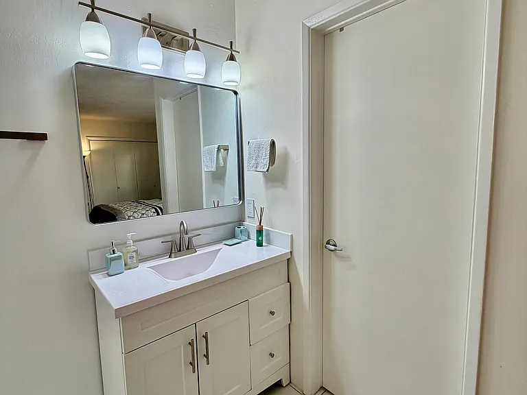 3724 Kelton Ave #3-2 — Photo 10
