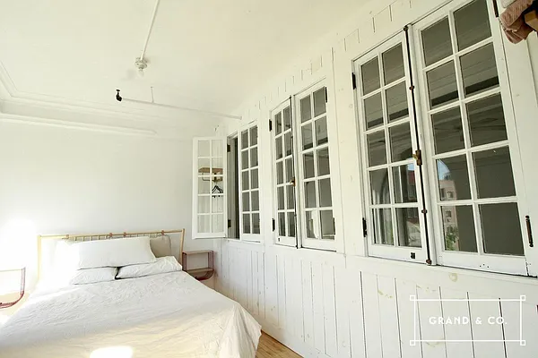 Rented by Grand & Co. | media 7