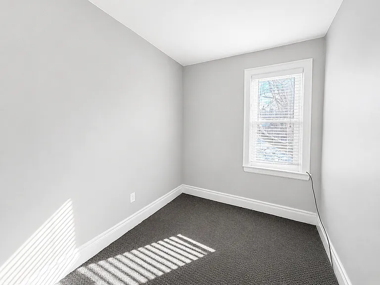 261 Richmond Ave #2 — Photo 8