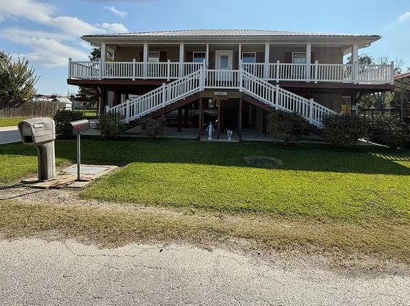 305 R J Dr, Chauvin, LA 70344