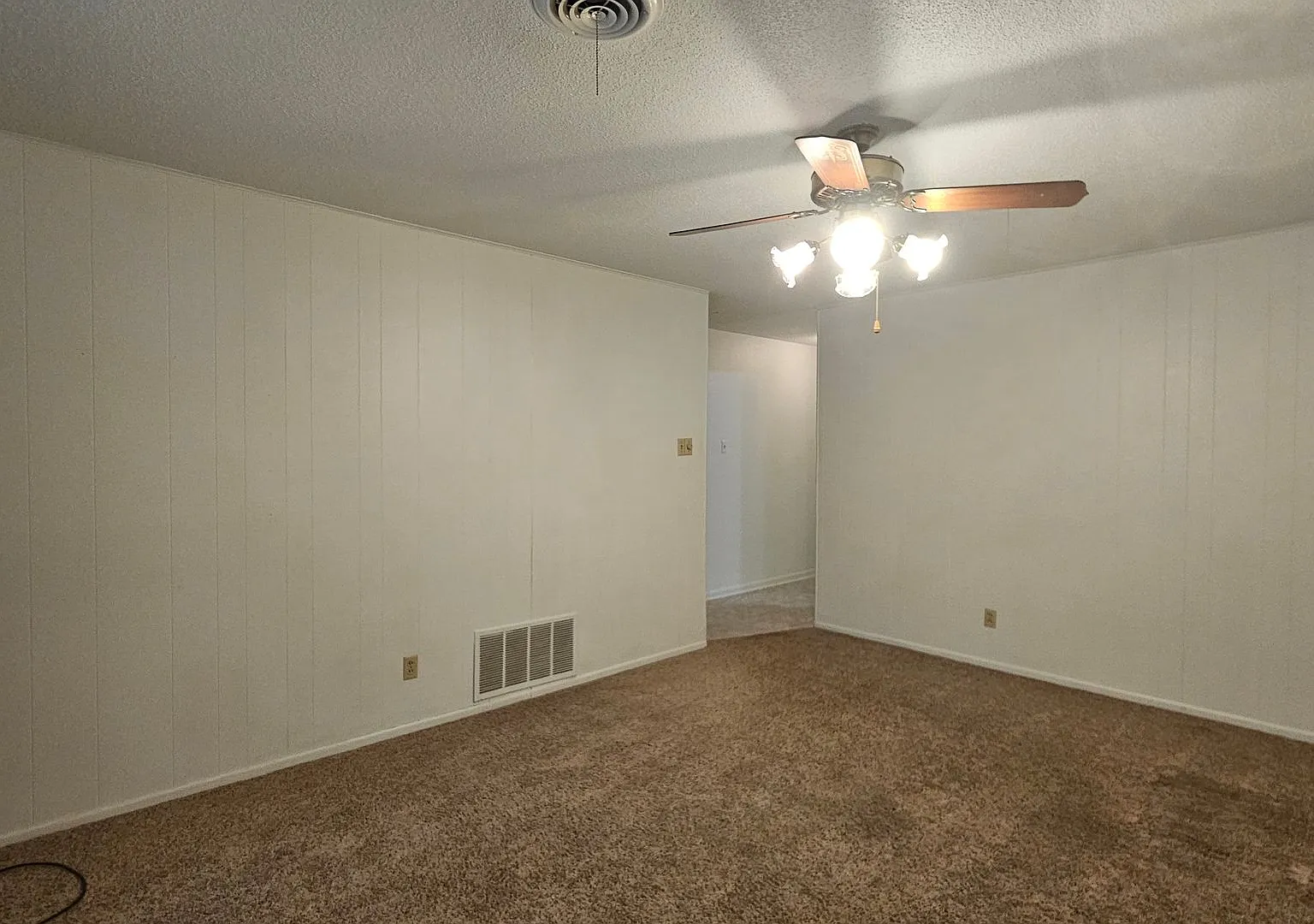 Beautiful Lawndale Home - 3br 2ba — Photo 3