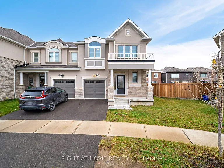 908 Sumac Cres — Photo 2
