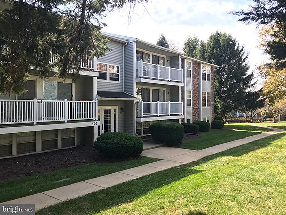 2nd image of 303 Palmspring Dr APT 4