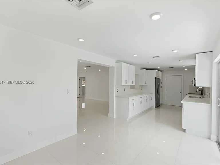10501 SW 53rd St — Photo 45