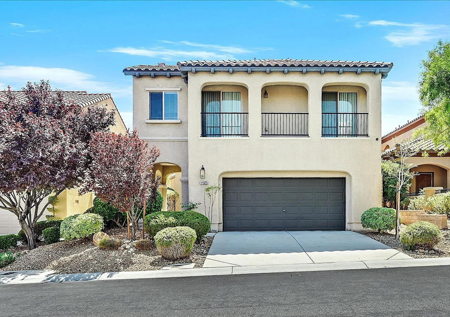 3 bedroom home with loft located in Summerlin. — Photo 1