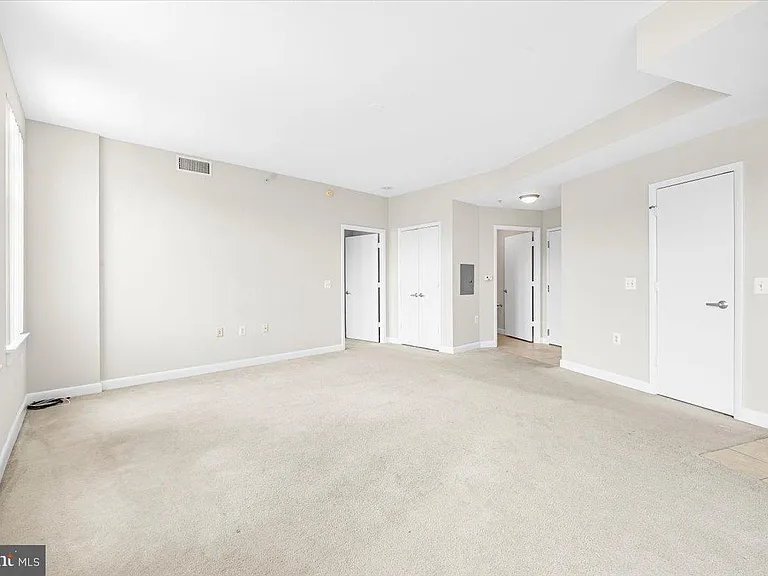 400 Massachusetts Ave NW #820 — Photo 10