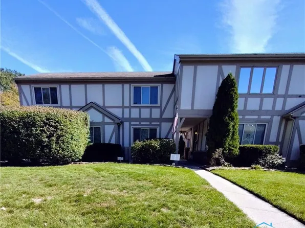 4044 Stonehenge Dr #4, Sylvania, OH 43560