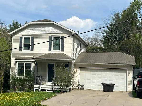 8841 Hamburg Rd, Brighton, MI 48116