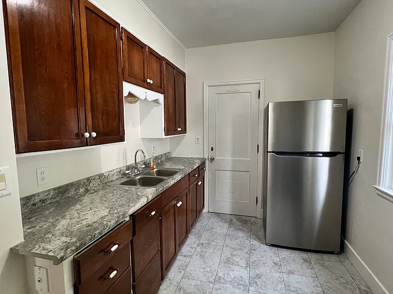 714 Maple St W #B — Photo 3