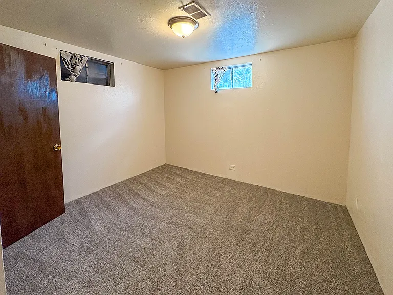 7086 Jennie Dr — Photo 15