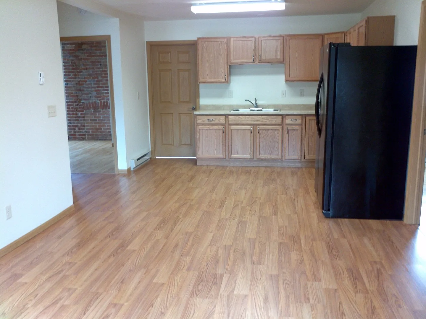 4 bed, 1062 sqft, $1,920 — Photo 3
