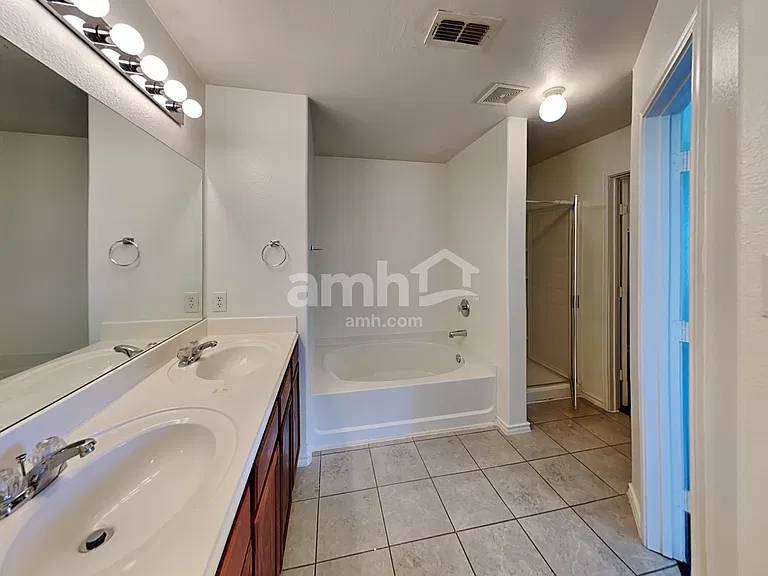 602 Fox Glen Dr — Photo 13