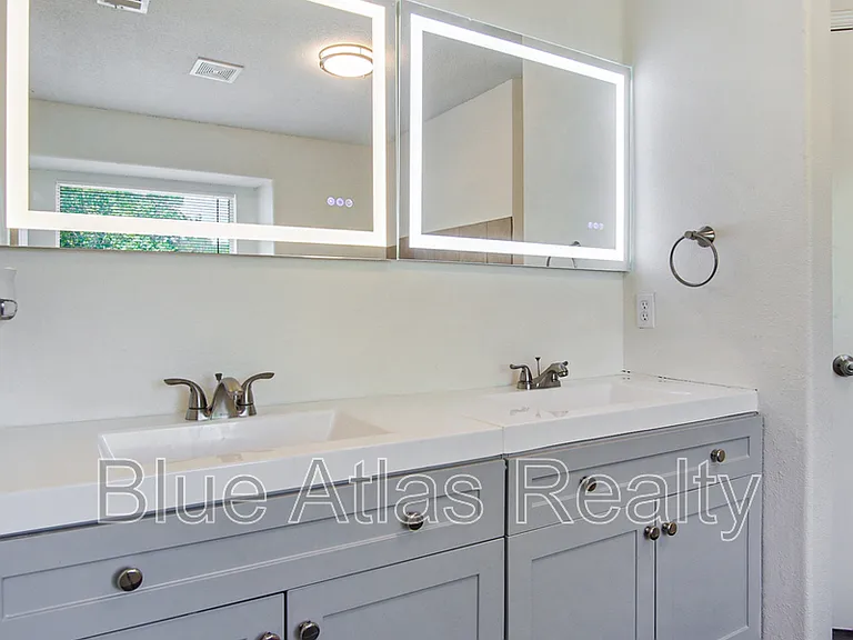 5717 Parkwood Trl — Photo 18