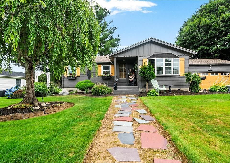 1st image of 77 Birchwood Dr