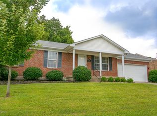 3107 Pine Trace Ct, Louisville, KY 40272