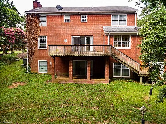 3rd image of 425 Merry Hills Dr