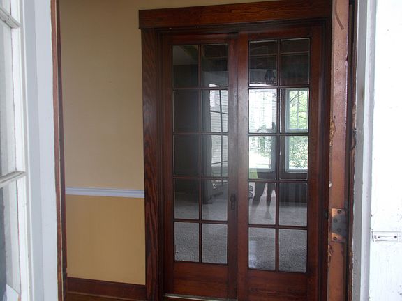 5th image of 303 E Broadway St